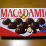 明治　マカダミアチョコレート　パッケージ